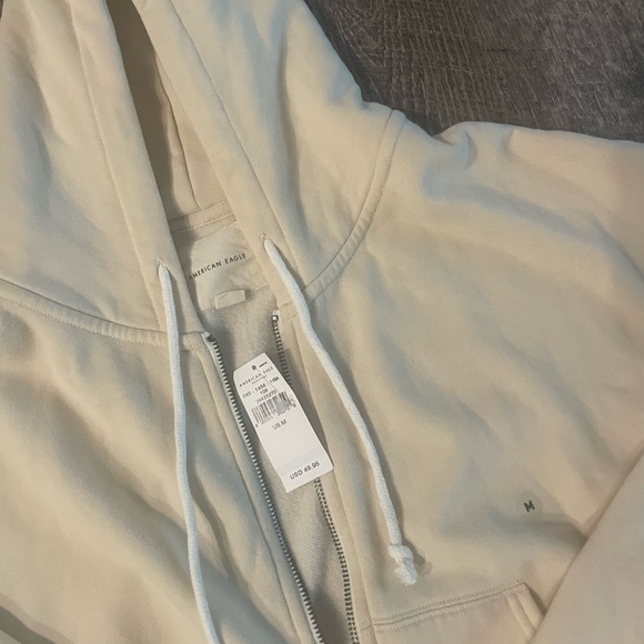 NWT Women’s American Eagle Sweatshirt size Medium - Picture 2 of 4